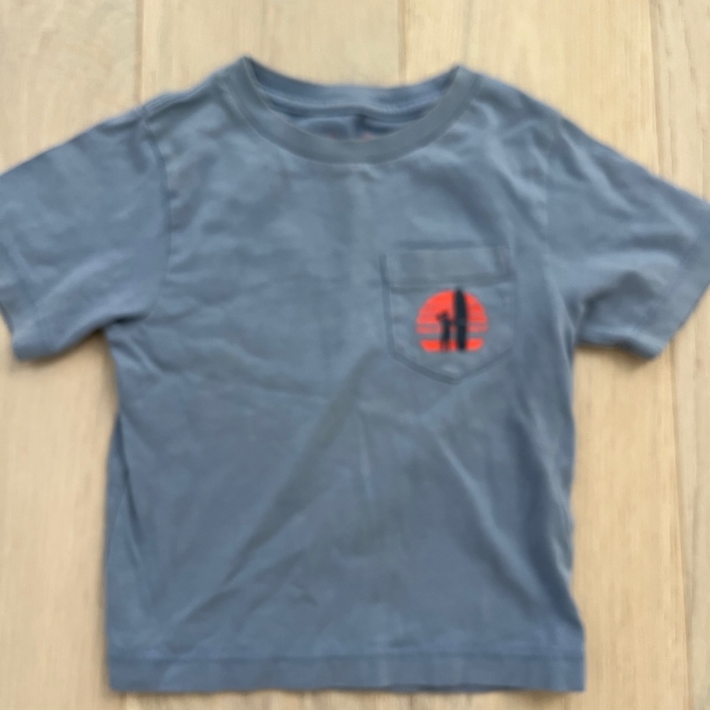 🍀2/$10 Johnnie-O Kids Blue T-Shirt with Surf Graphic Toddler Size 2